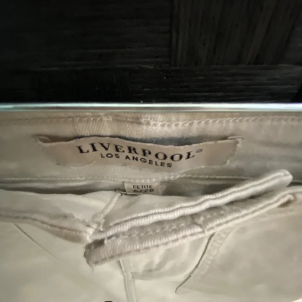 Liverpool, Los Angeles, light beige skirt. Size 6P - Picture 3 of 5